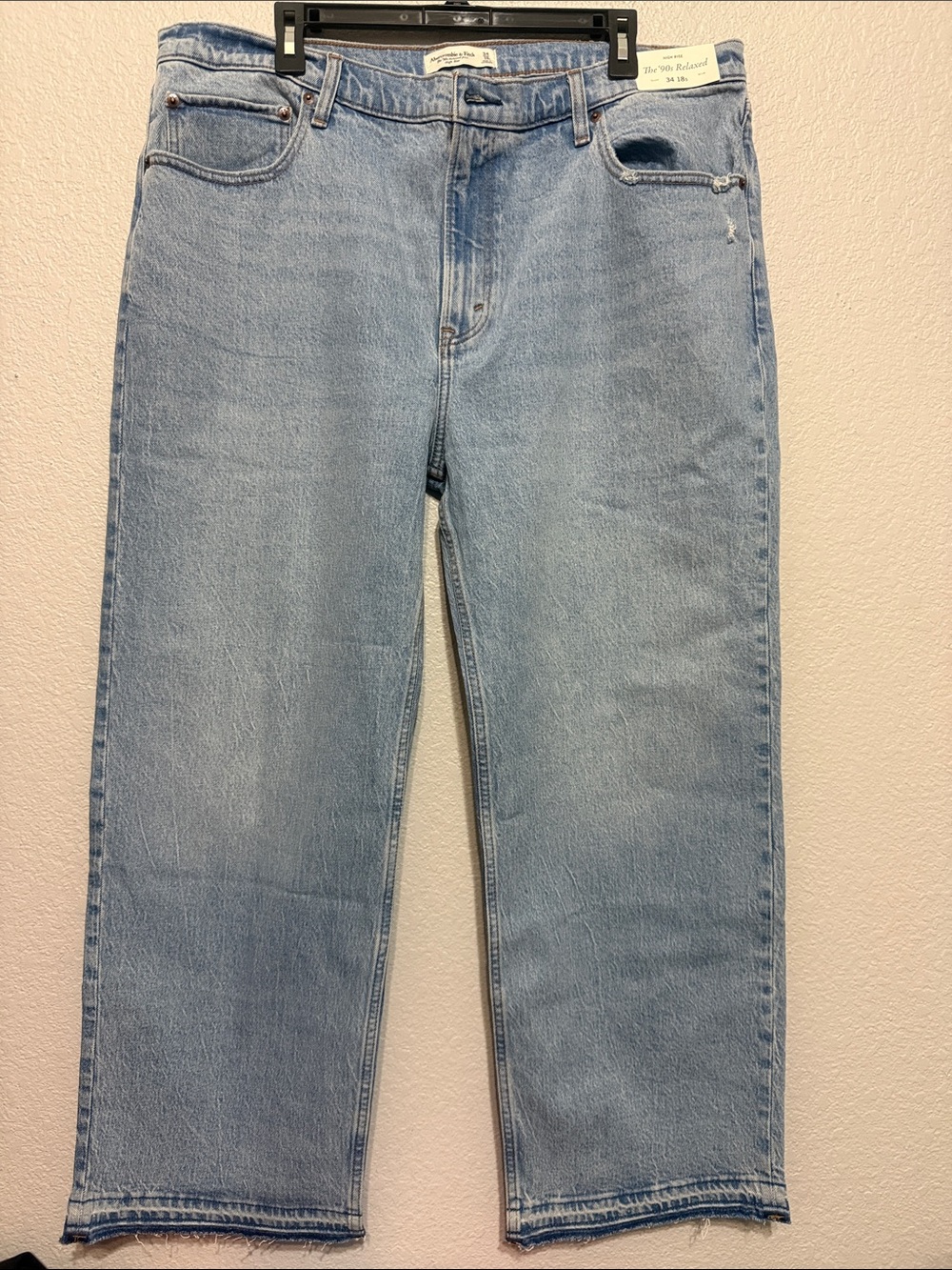 Abercrombie & Fitch Light Blue Women's The 90's relaxed Jeans size 18s